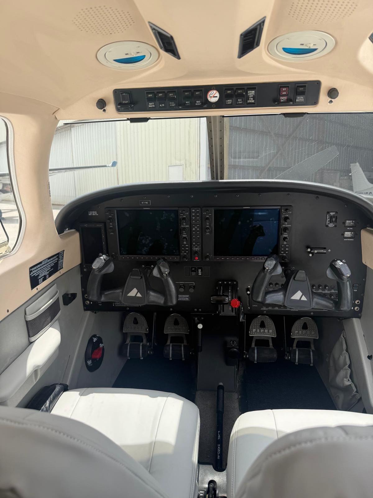 Instrument Rating training aircraft with glass cockpit